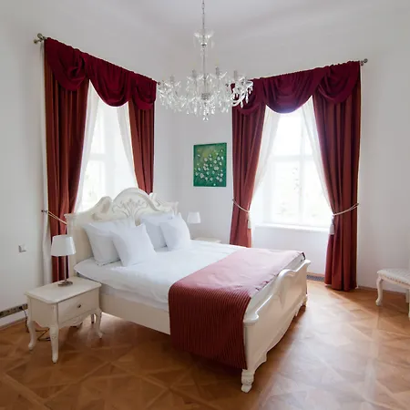 Zámek Hotel 4*