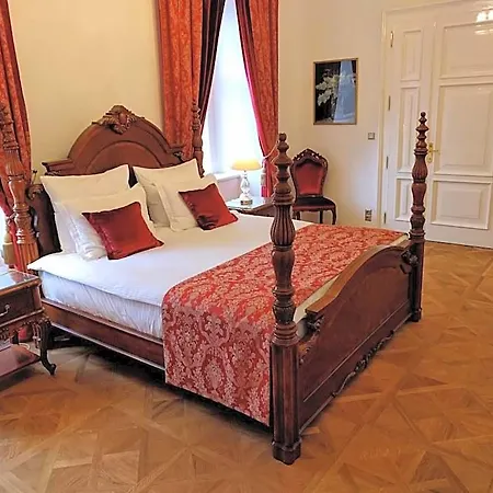 Zamek Отель 4*