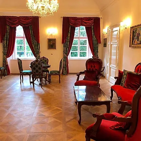 Zamek Отель 4*